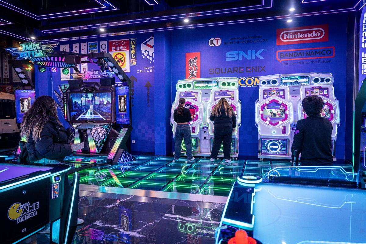 Barcelone, 20/11/2025 Sur Barcelone. Photos de Game Station, Av. Carrilet 353, L'Hospitalet de Llobregat. AUTEUR : MANU MITRU