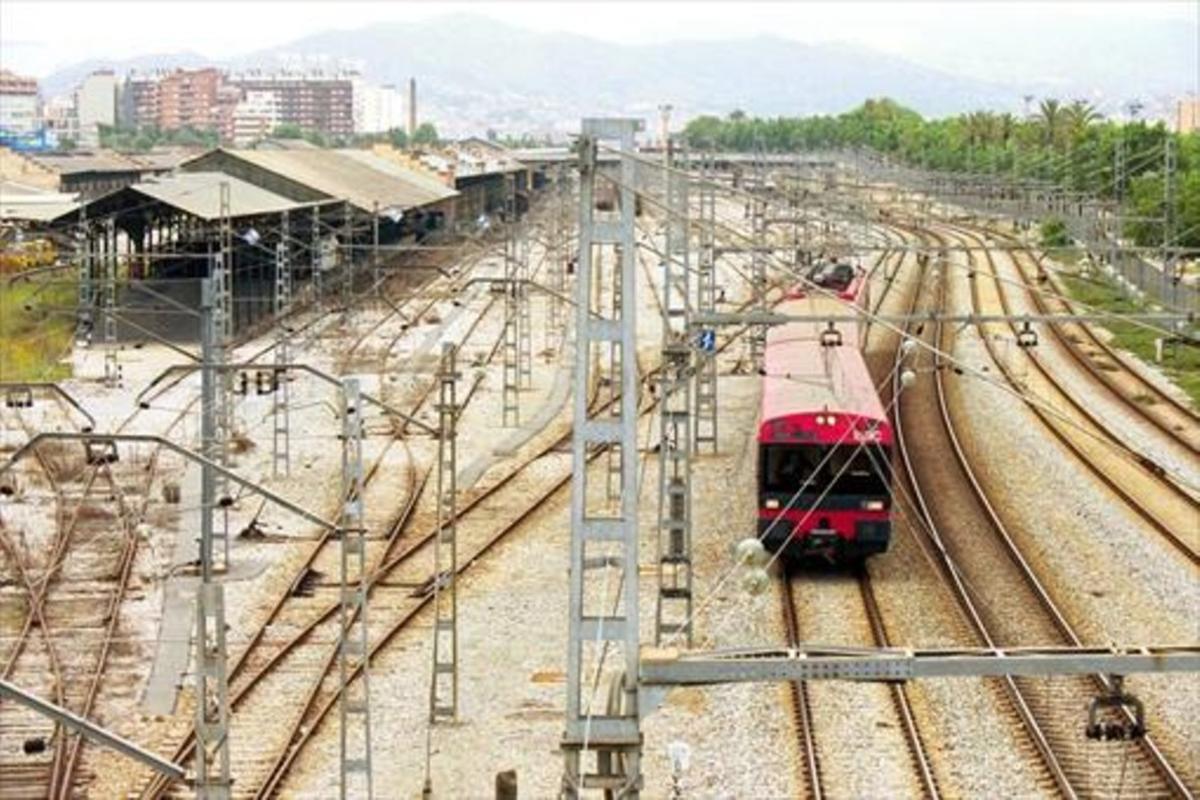 L'ancienne gare de marchandises de La Sagrera en 2002, lorsque le nouveau macroterminal a été convenu.