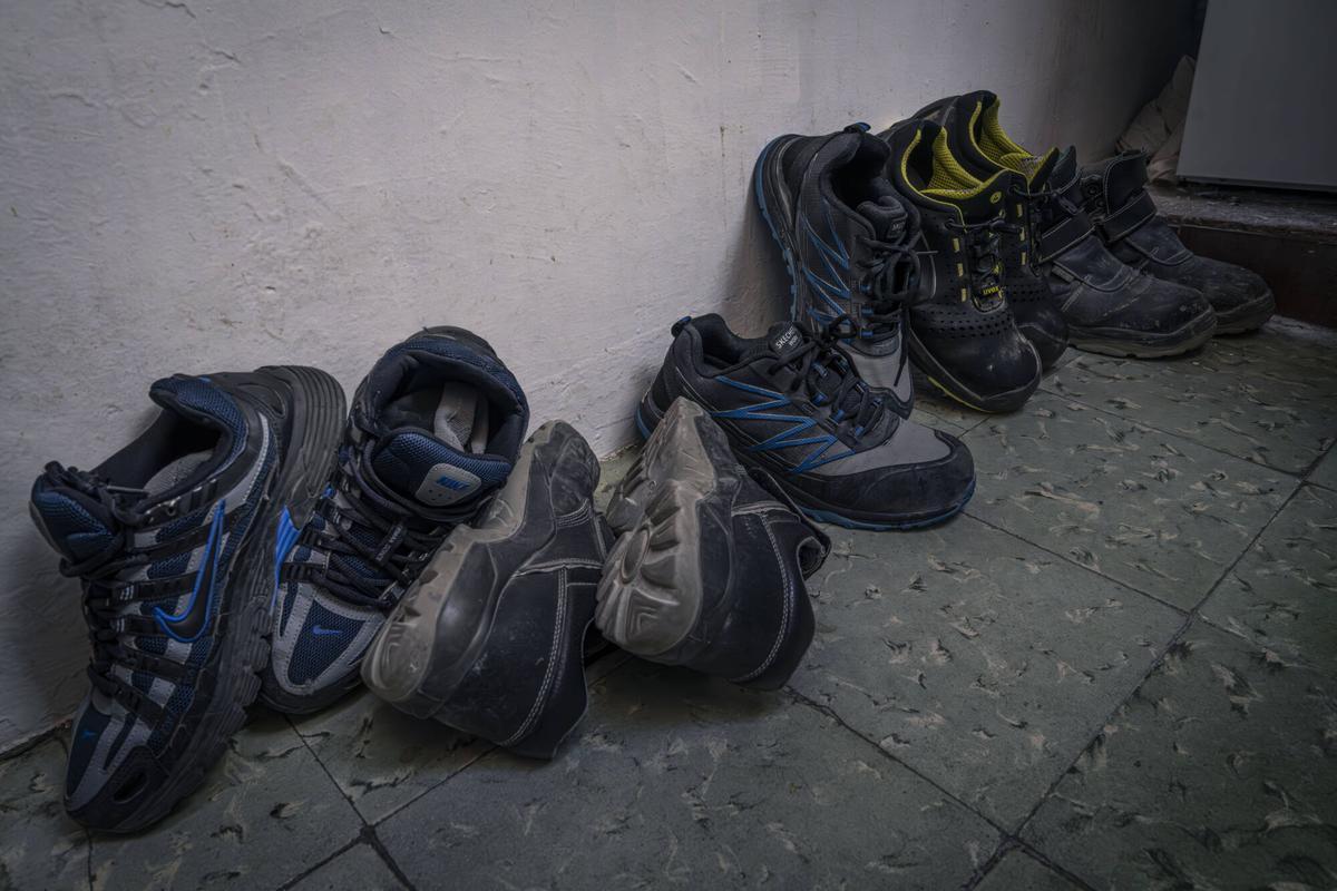 Les chaussures de sécurité des cinq ouvriers turcs du sous-traitant du Camp Nou.