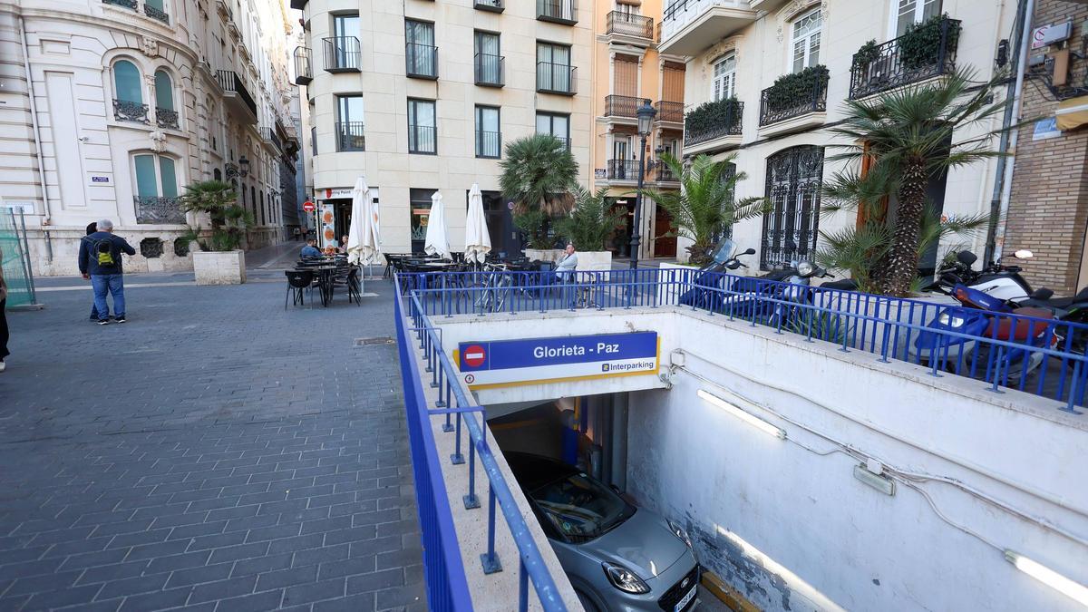 Salida del aparcamiento, en la plaza Tetuán.