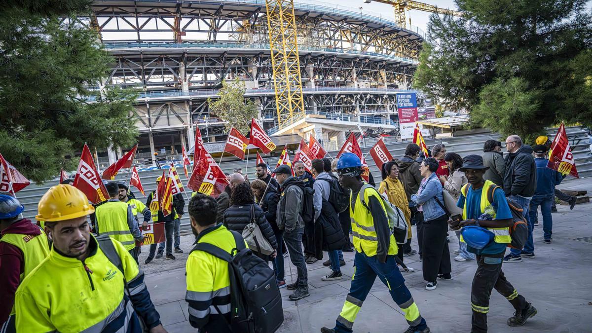 La Generalitat detecta 79 de trabajadores turcos 'simpapeles' en las obras de Camp Nou.