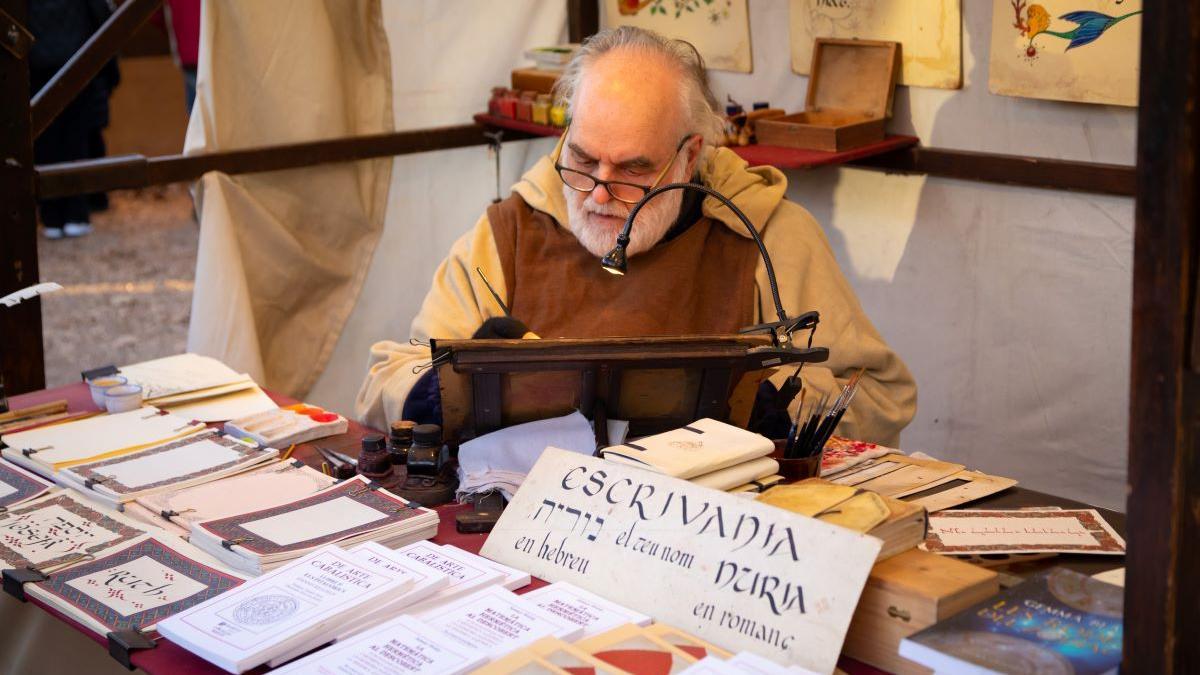 Un escribano en el Mercado Medieval de Vic