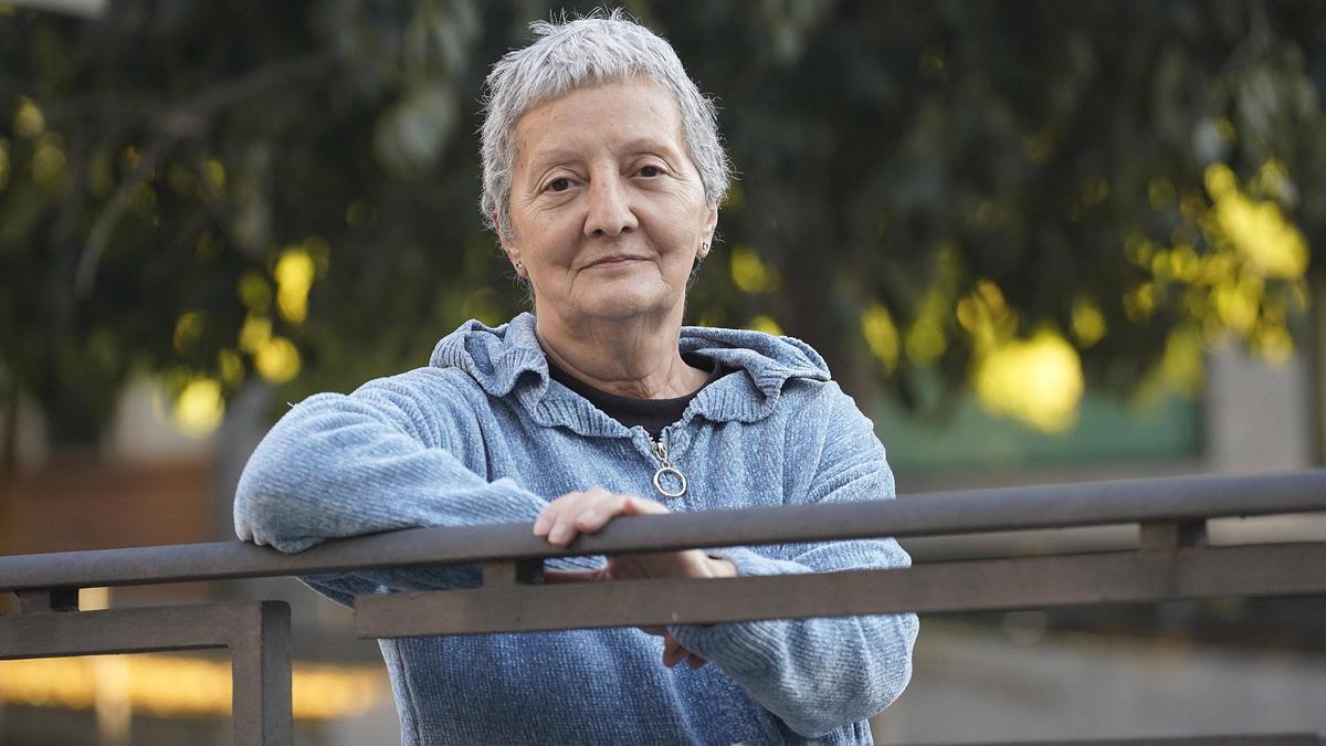 La cuidadora Isabel Faya, en Girona.