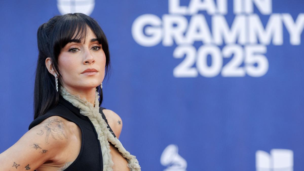 Aitana en la alfombra roja de los Grammys Latinos 2025