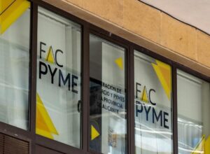 Plus rentable qu&rsquo;Apple ou Microsoft : l&rsquo;entreprise enquêtée pour le trading de bonus à Alicante transforme 60% de ce qu&rsquo;elle gagne en profit