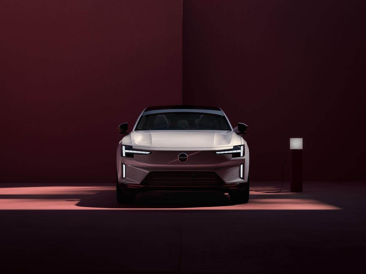 La Volvo ES90 conserve une identité visuelle reconnaissable