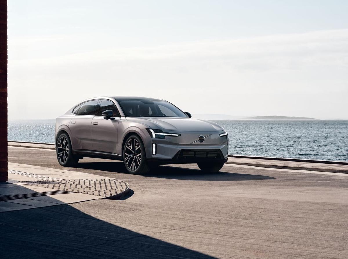La Volvo ES90 est une voiture purement électrique qui lance la technologie 800 volts dans la marque