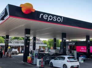 RABAIS SUR LES STATIONS-ESSENCE | Repsol ouvre la bataille commerciale pour les réductions dans les stations-service face à la hausse des prix du carburant