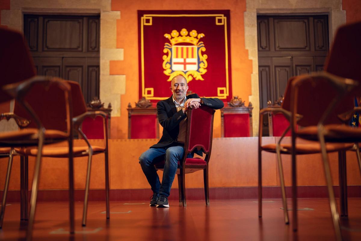 Le maire de Manresa, Marc Aloy, dans la salle plénière.