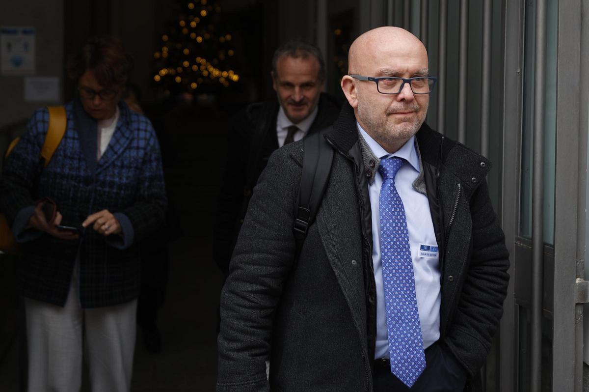L'avocat de Puigdemont, Gonzalo Boye, arrive au Tribunal National soutenu par les dirigeants des Junts