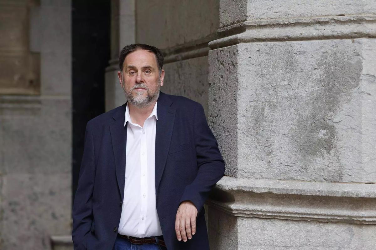 Le président d'ERC, Oriol Junqueras, dans les rues de Gérone.