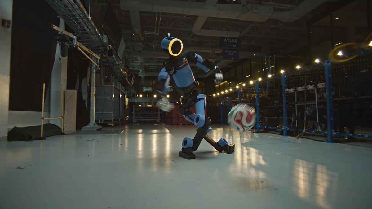 Hyundai enseña a marcar goles a un robot mediante inteligencia artificial