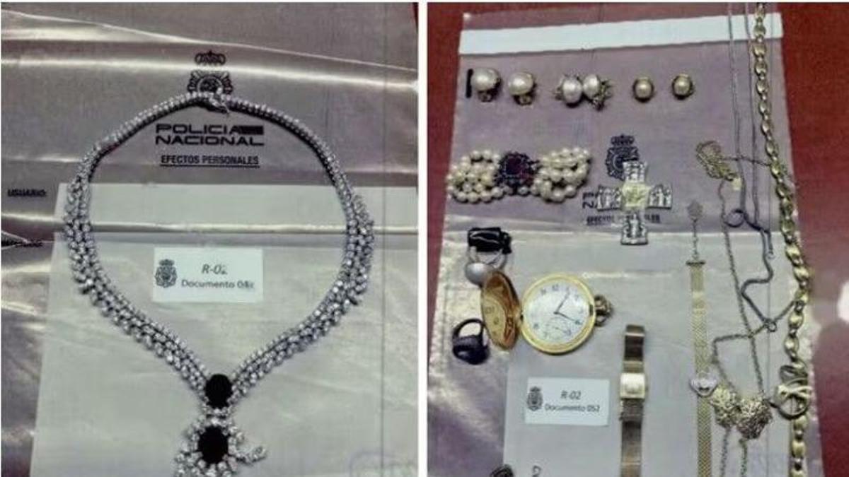 Algunas de las joyas intervenidas en el registro al despacho de Zapatero en una imagen de la Policía Nacional.