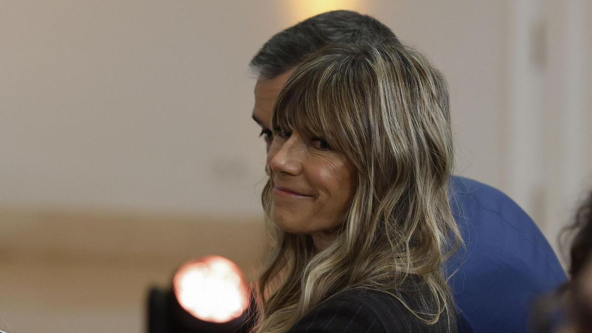 Begoña Gómez durante la misa del Papa en la Sagrada Família