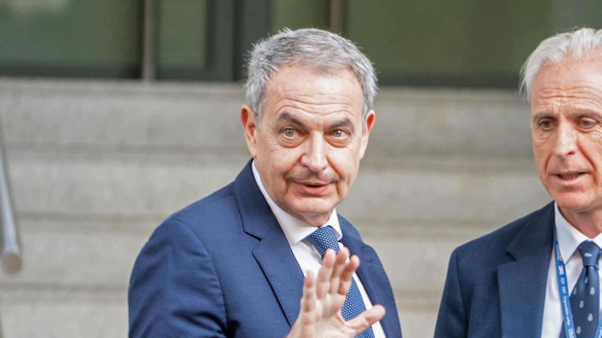 El juez imputa a las hijas de Zapatero y a su secretaria en el