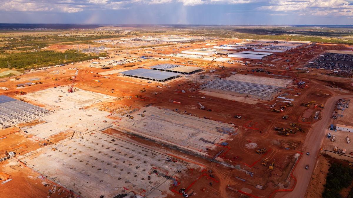 Construcción del colosal centro de datos de Stargate AI, un proyecto de OpenAI, Oracle y Softbank promovido por Trump, en el estado republicano de Texas.