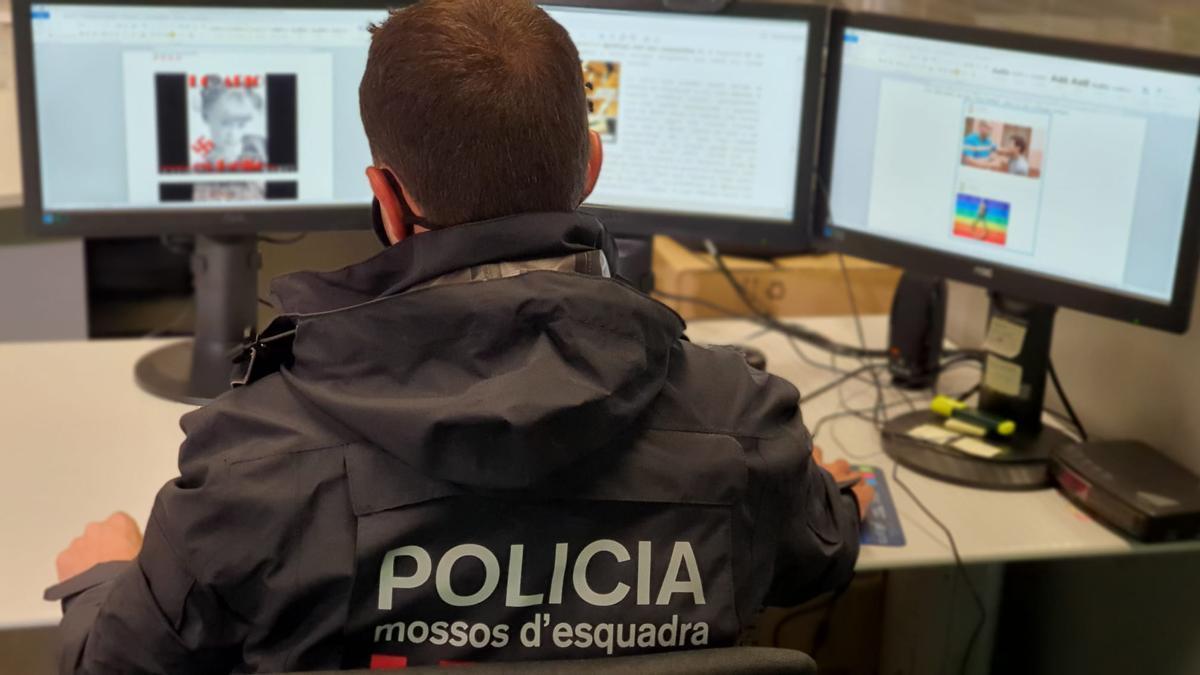 La unidad de información de los Mossos se dedica a buscar grupos extremistas y que fomentan el odio