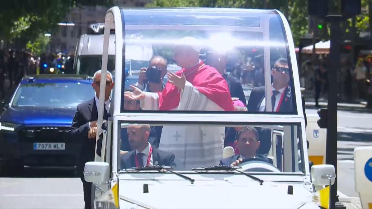 Qu'est-ce que le « six-sept », la « tendance » virale avec laquelle le pape Léon XIV a surpris Madrid ?