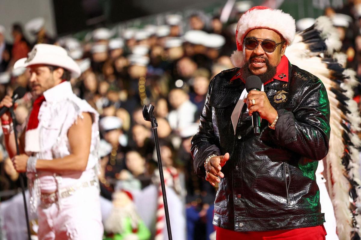 Le chanteur de Village People, Victor Willis, se produit en novembre 2023.