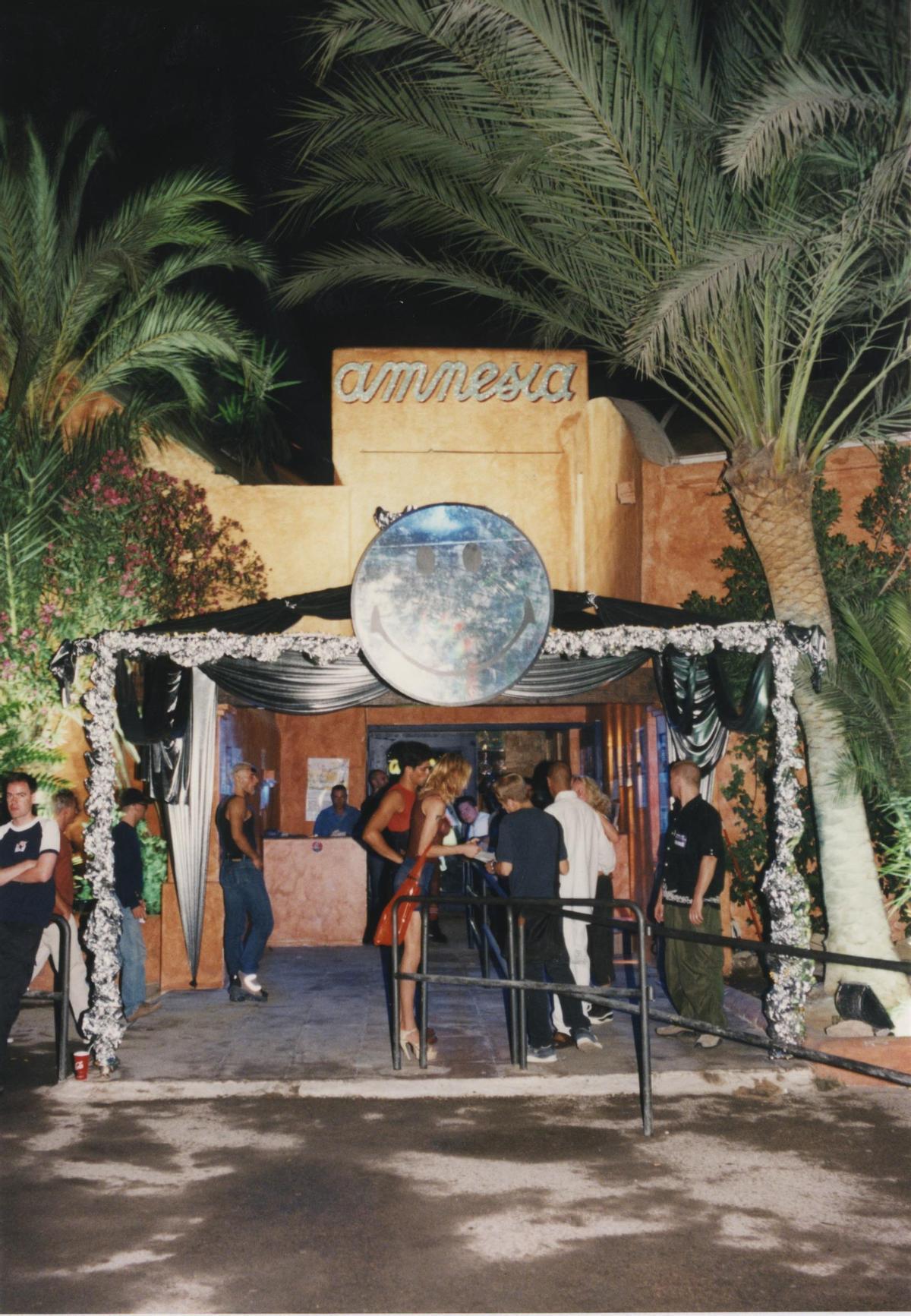 L'entrée de la discothèque dans les années 2000, lors de la soirée 