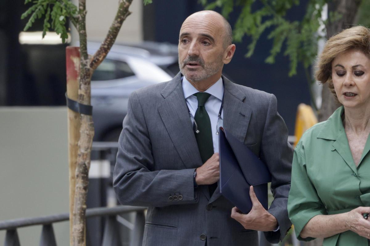 Julio Martínez souligne à nouveau Zapatero dans Plus Ultra mais ignore les mesures qu'il a prises