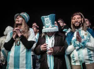Les psychologues experts sont d&rsquo;accord : la principale différence entre les Espagnols et les Argentins réside dans l&rsquo;intensité émotionnelle avec laquelle la vie quotidienne est vécue et exprimée.