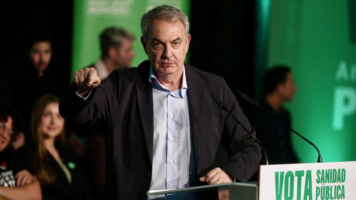 José Luis Rodríguez Zapatero, tras un mitin el pasado mes de mayo en Cádiz.