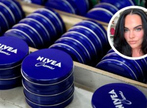 Kristyn Hoffman, esthéticienne, révèle une astuce avec la crème classique Nivea : « Ça va changer votre vie »