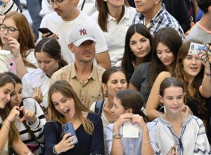La France, confrontée à l&rsquo;obstacle de la vérification de l&rsquo;âge sur les réseaux sociaux pour que l&rsquo;interdiction n&rsquo;échoue pas comme l&rsquo;interdiction du porno