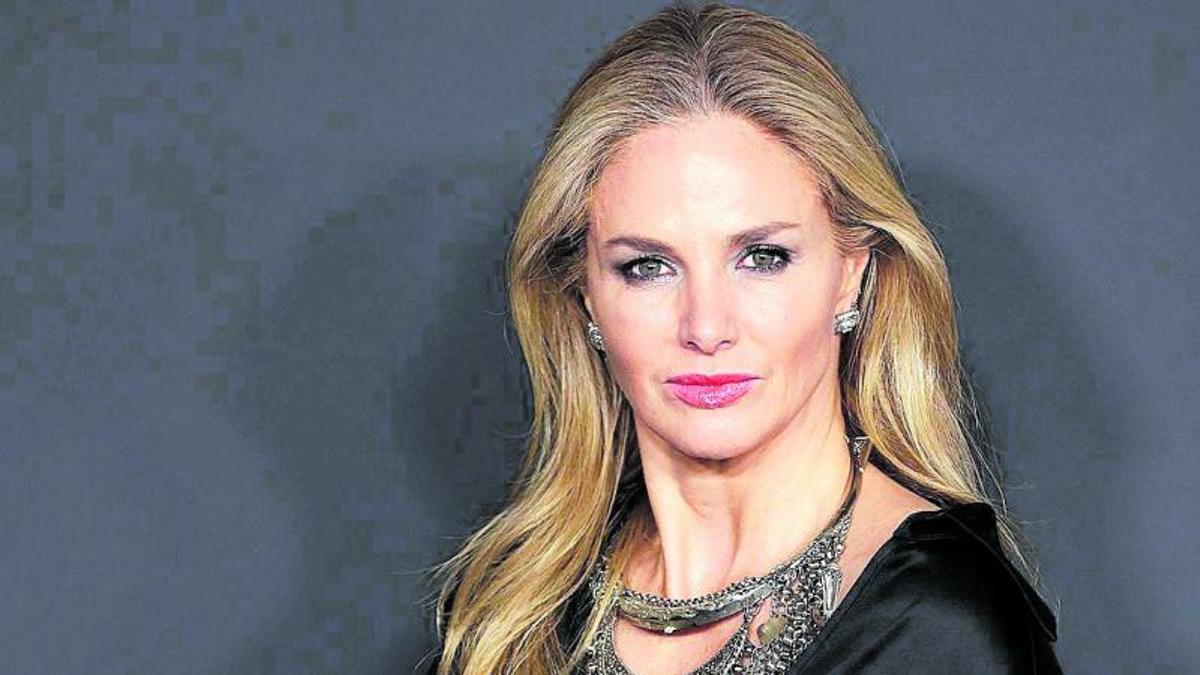 Le père de Genoveva Casanova, Larry, dresseur d'animaux renommé, est décédé