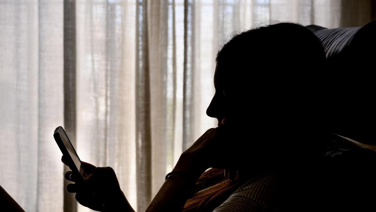 Los jóvenes británicos de 16 y 17 años tendrán toques de queda nocturnos en redes sociales