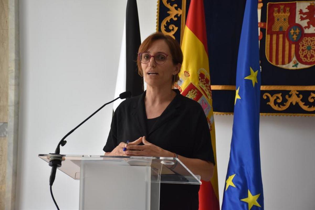 La ministre de la Santé, Mónica García, lors de sa comparution devant la délégation gouvernementale à Ceuta.