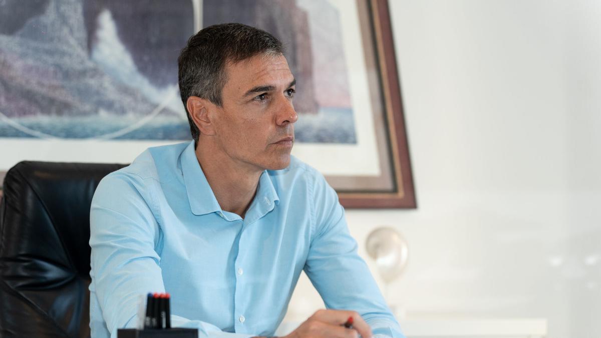 Pedro Sánchez preside una reunión telemática de coordinación sobre la situación en Ceuta tras la crisis migratoria.