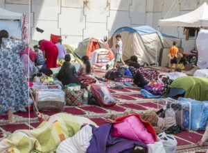 PLAGE DU TRAMPOLÍN, CEUTA | Intervention de la police en réponse à une agression citoyenne contre un camp de migrants sur la plage