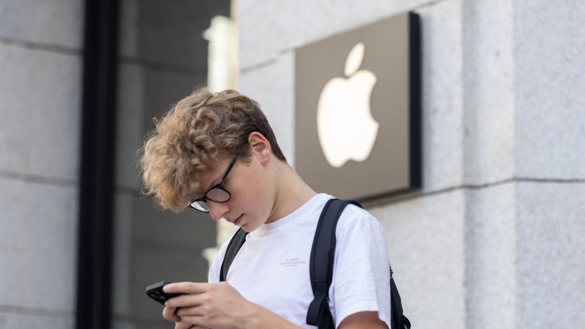 Fachada de una tienda de Apple.