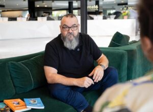 David Pastor Vico, philosophe : « Partager, ce n&rsquo;est pas télécharger la photo de la nourriture mais l&rsquo;envoyer dans un conteneur »