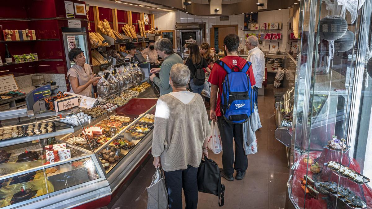 Una panadería de barrio en Sant Andreu, Barcelona.