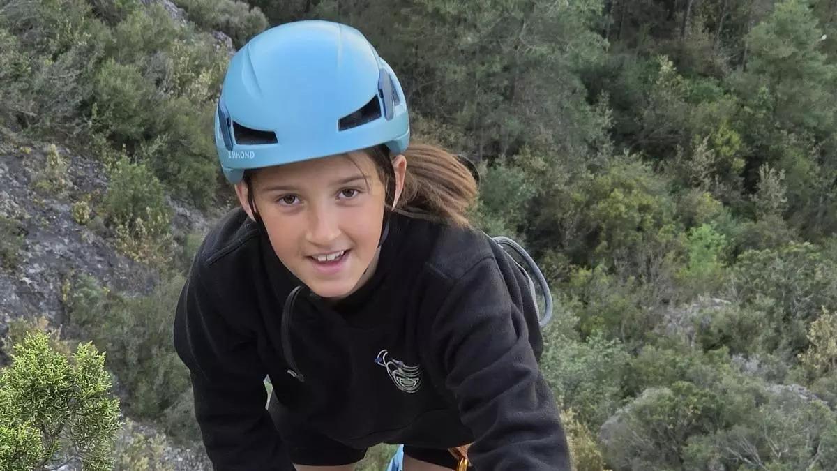 Júlia Nadal, haciendo una vía ferrata.