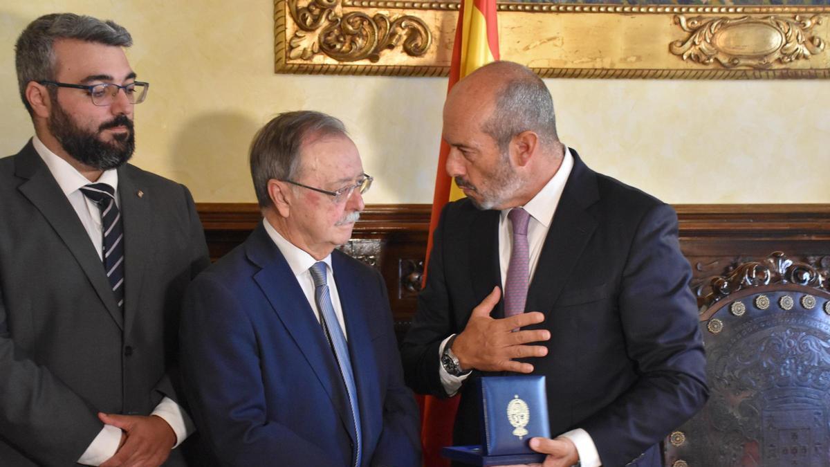 Ceuta reclama que se suspenda el derecho al asilo a los migrantes