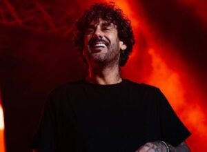 Marco, fils de Melendi et Dama, sort de l&rsquo;hôpital après son opération d&rsquo;urgence