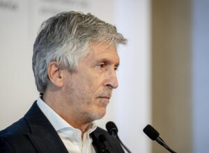 Marlaska demande au directeur de la police de clarifier s&rsquo;il existe un rapport pointant vers des gendarmes marocains à l&rsquo;entrée des migrants à Ceuta
