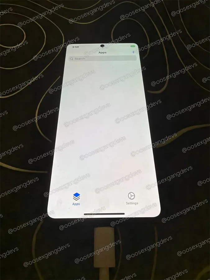 Interface logicielle avec icônes d'application et paramètres exécutés sur un Redmi Note 12.